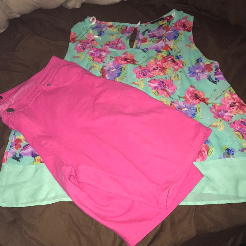 Plus size floral top and pink Bermudas to match!🌺